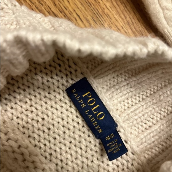 Sweater - Picture 4 of 6